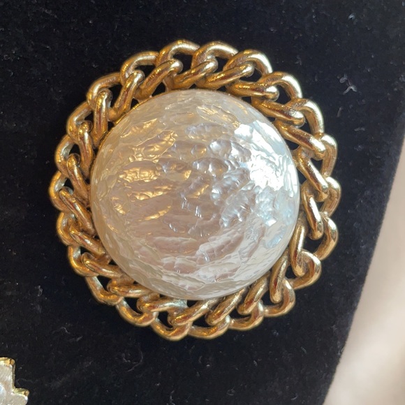 Three Sarah Coventry vintage brooches - Picture 3 of 8